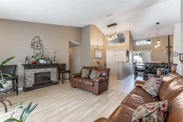 881 SW 126th Way, Davie, FL 33325