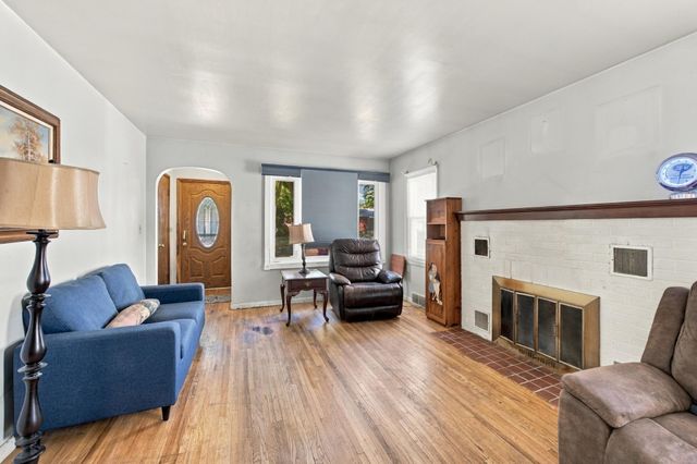 1614 6th Street S, Fargo, ND 58103