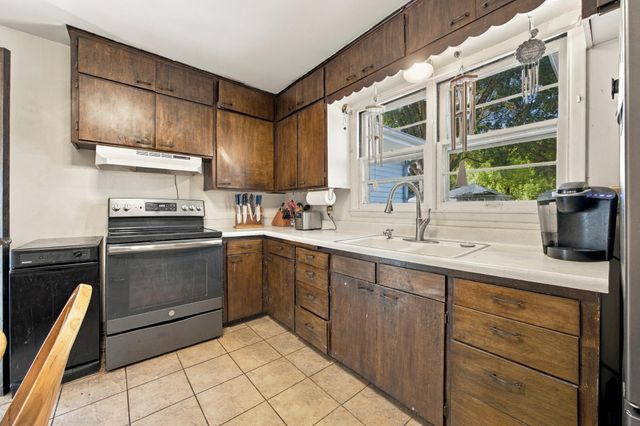 1614 6th Street S, Fargo, ND 58103
