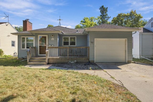 1614 6th Street S, Fargo, ND 58103