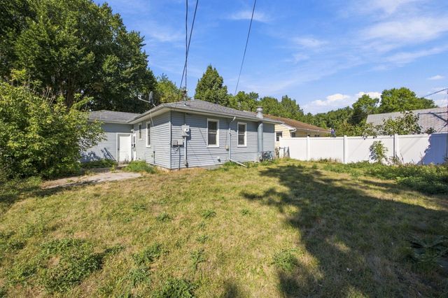 1614 6th Street S, Fargo, ND 58103