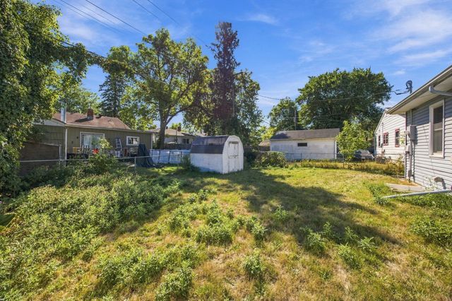 1614 6th Street S, Fargo, ND 58103