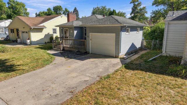 1614 6th Street S, Fargo, ND 58103