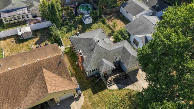 1614 6th Street S, Fargo, ND 58103