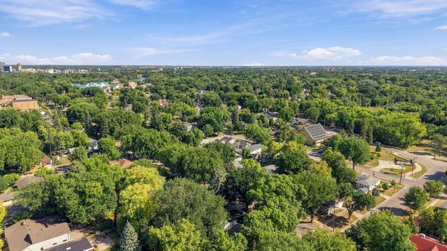 1614 6th Street S, Fargo, ND 58103
