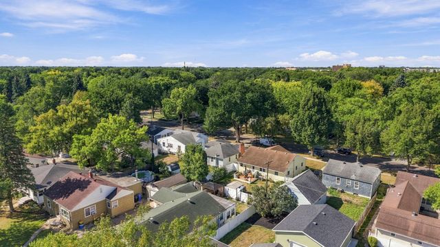 1614 6th Street S, Fargo, ND 58103