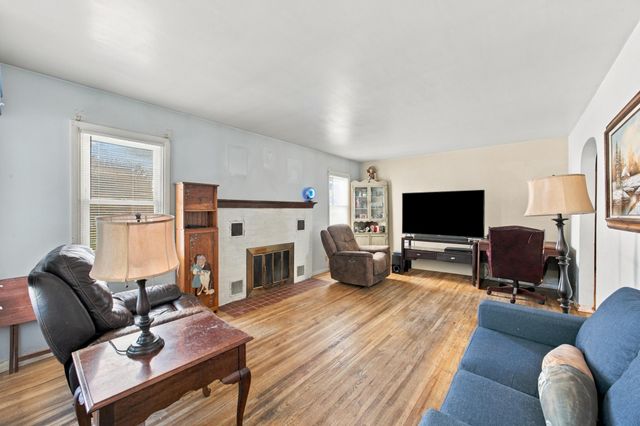 1614 6th Street S, Fargo, ND 58103