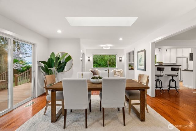 15670 Euclid Avenue NE, Bainbridge Island, WA 98110
