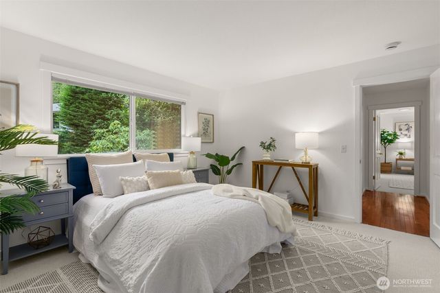 15670 Euclid Avenue NE, Bainbridge Island, WA 98110