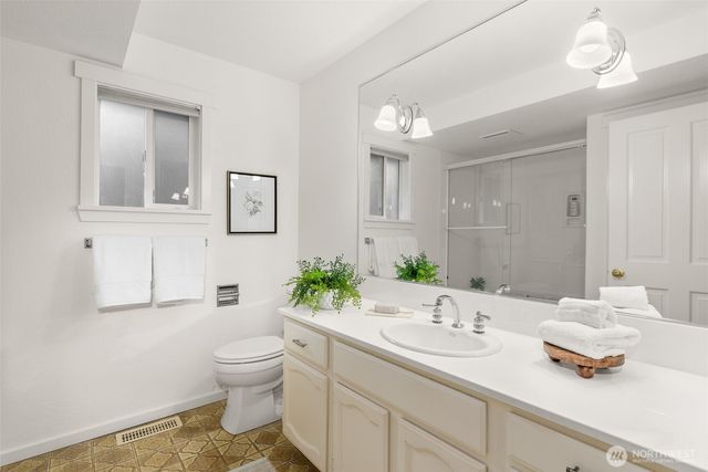 15670 Euclid Avenue NE, Bainbridge Island, WA 98110