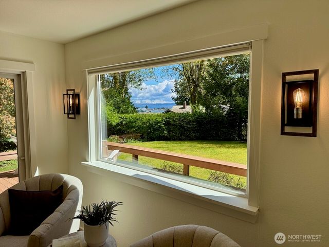 15670 Euclid Avenue NE, Bainbridge Island, WA 98110