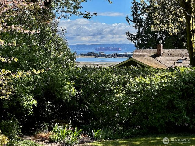 15670 Euclid Avenue NE, Bainbridge Island, WA 98110