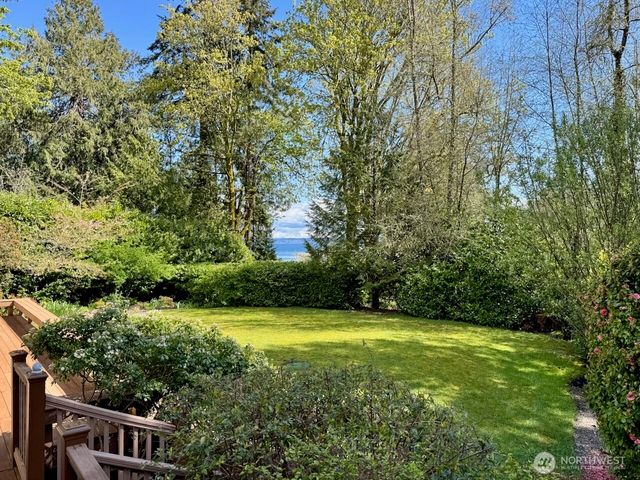 15670 Euclid Avenue NE, Bainbridge Island, WA 98110