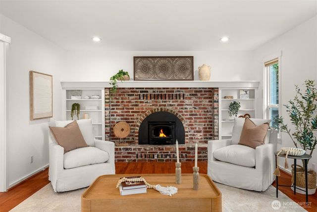15670 Euclid Avenue NE, Bainbridge Island, WA 98110