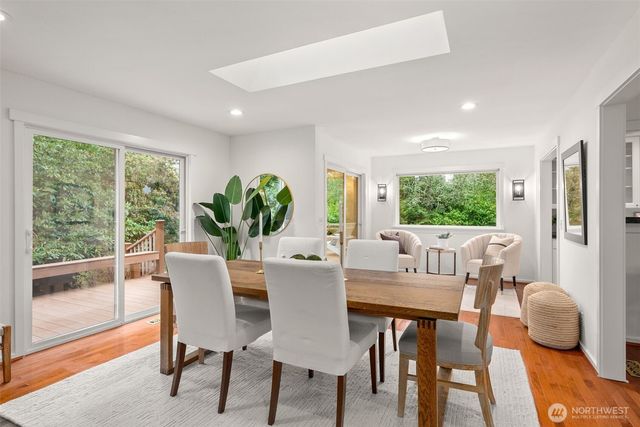 15670 Euclid Avenue NE, Bainbridge Island, WA 98110