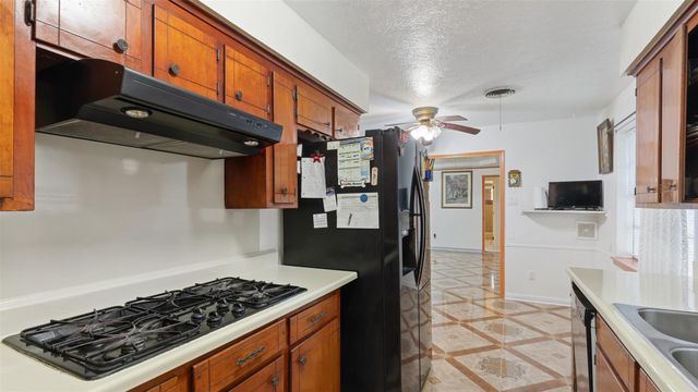 7343 Camino Real Street, Baytown, TX 77521