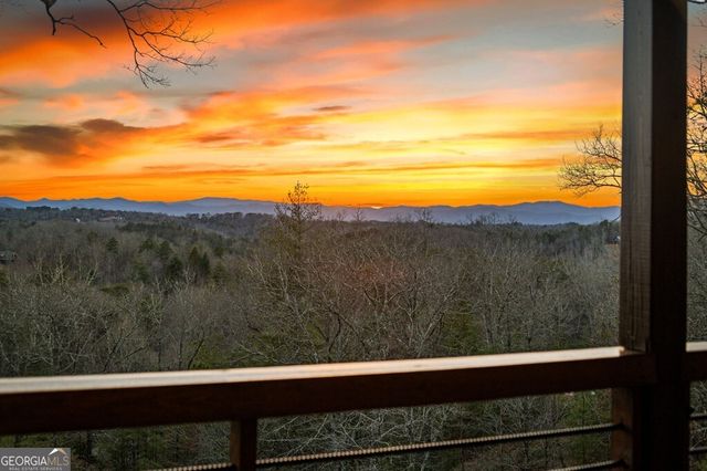 196 S Williamstown Ridge, Mineral Bluff, GA 30559