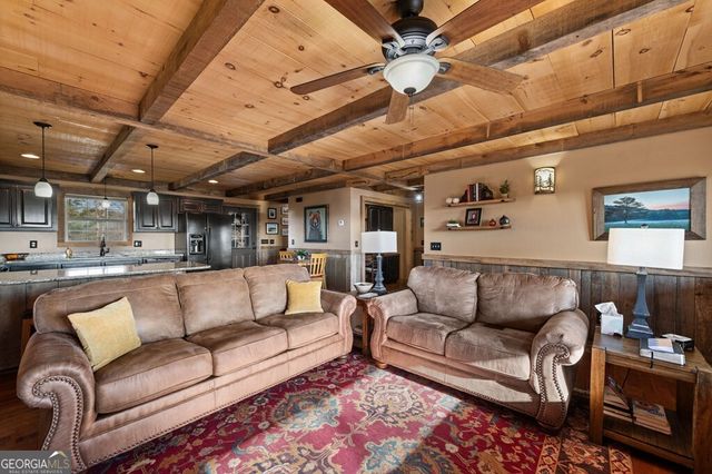 196 S Williamstown Ridge, Mineral Bluff, GA 30559