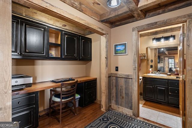 196 S Williamstown Ridge, Mineral Bluff, GA 30559