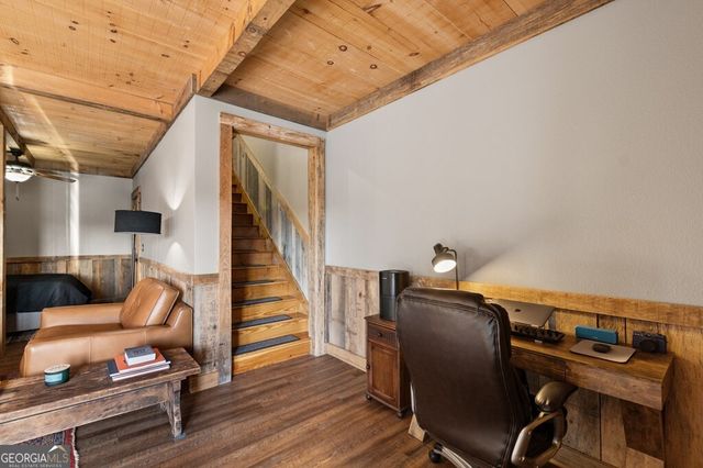 196 S Williamstown Ridge, Mineral Bluff, GA 30559