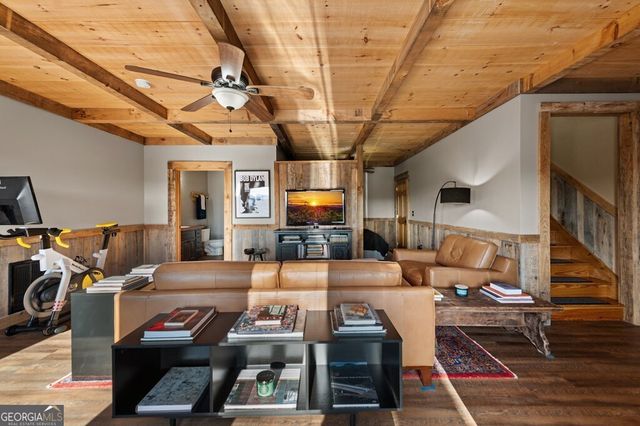 196 S Williamstown Ridge, Mineral Bluff, GA 30559