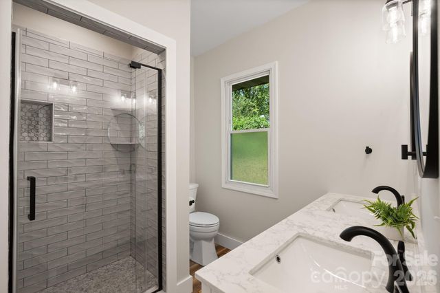 156 State Street, Asheville, NC 28806