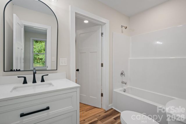 156 State Street, Asheville, NC 28806