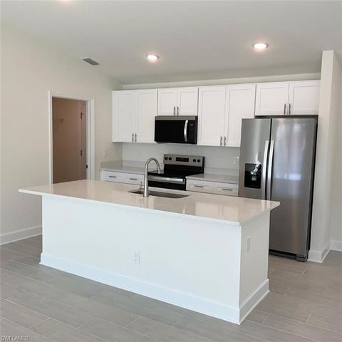 1106 NW 16th TER, Cape Coral, FL 33993