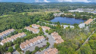 3 Autumn Ct, Roxbury Twp., NJ 07852