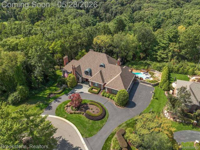1494 HIGHPOINT, Oakland Charter Township, MI 48306