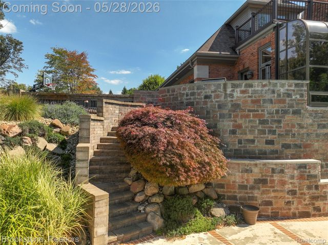 1494 HIGHPOINT, Oakland Charter Township, MI 48306