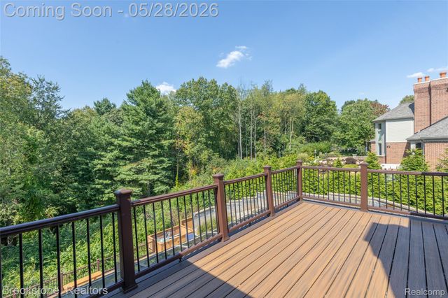 1494 HIGHPOINT, Oakland Charter Township, MI 48306
