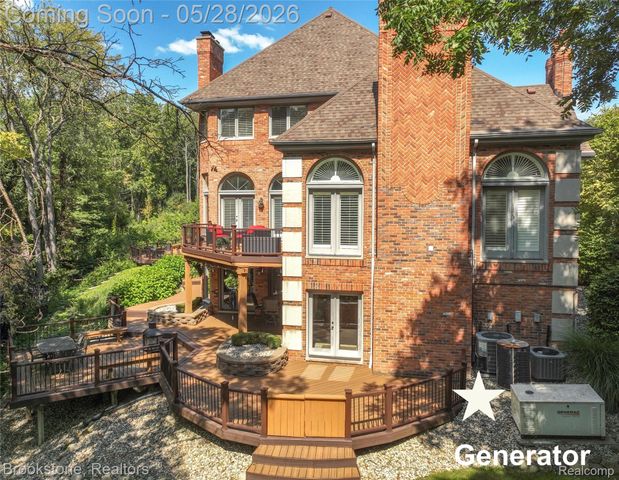 1494 HIGHPOINT, Oakland Charter Township, MI 48306