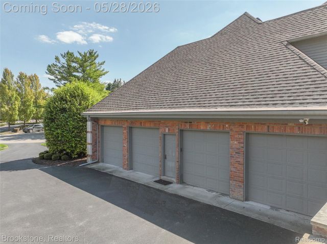 1494 HIGHPOINT, Oakland Charter Township, MI 48306
