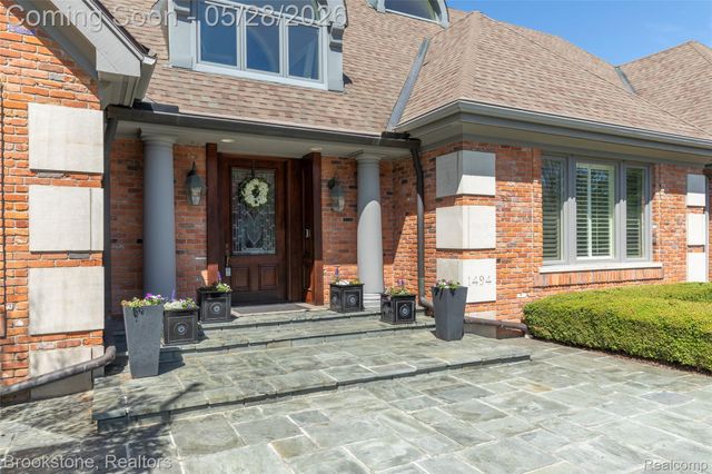1494 HIGHPOINT, Oakland Charter Township, MI 48306