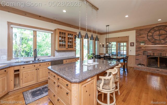 1494 HIGHPOINT, Oakland Charter Township, MI 48306