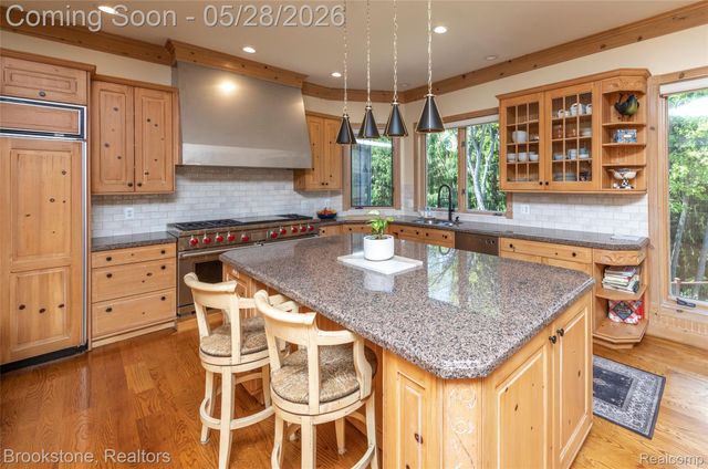 1494 HIGHPOINT, Oakland Charter Township, MI 48306