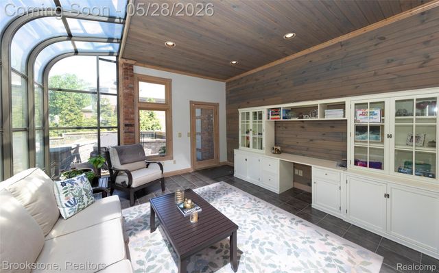 1494 HIGHPOINT, Oakland Charter Township, MI 48306