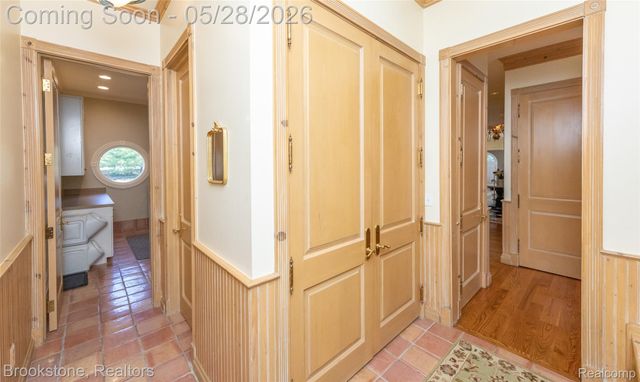 1494 HIGHPOINT, Oakland Charter Township, MI 48306
