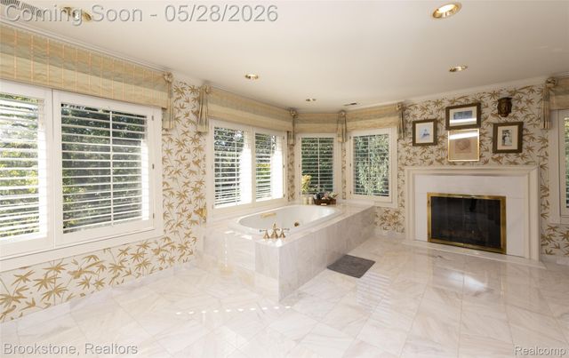 1494 HIGHPOINT, Oakland Charter Township, MI 48306