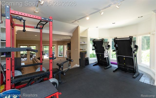 1494 HIGHPOINT, Oakland Charter Township, MI 48306