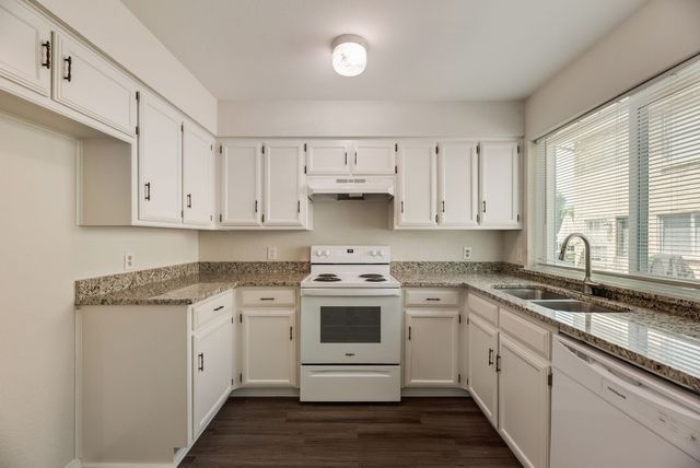 105 Wildwood Court, Grapevine, TX 76051
