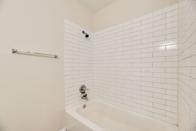105 Wildwood Court, Grapevine, TX 76051
