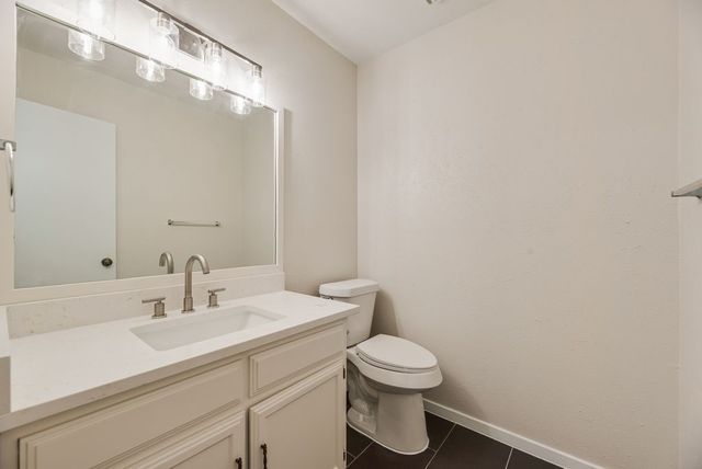 105 Wildwood Court, Grapevine, TX 76051