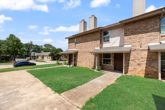 105 Wildwood Court, Grapevine, TX 76051
