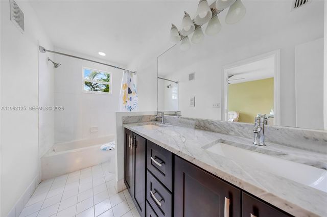 12158 SW 5th Ct, Pembroke Pines, FL 33025