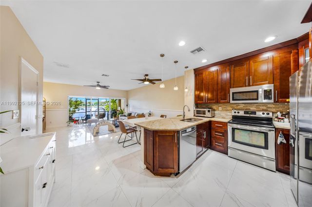 12158 SW 5th Ct, Pembroke Pines, FL 33025