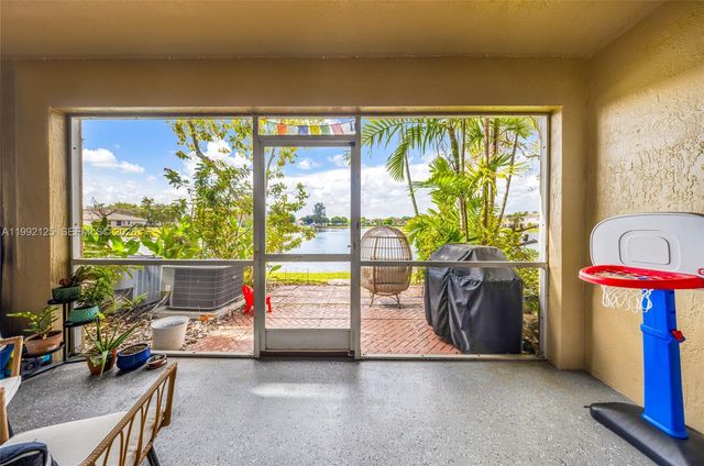 12158 SW 5th Ct, Pembroke Pines, FL 33025