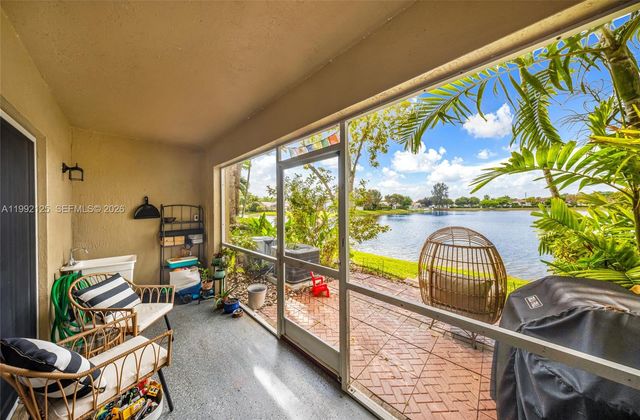 12158 SW 5th Ct, Pembroke Pines, FL 33025