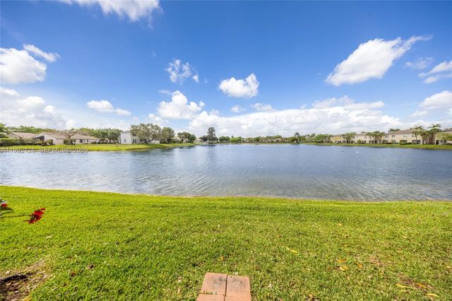 12158 SW 5th Ct, Pembroke Pines, FL 33025